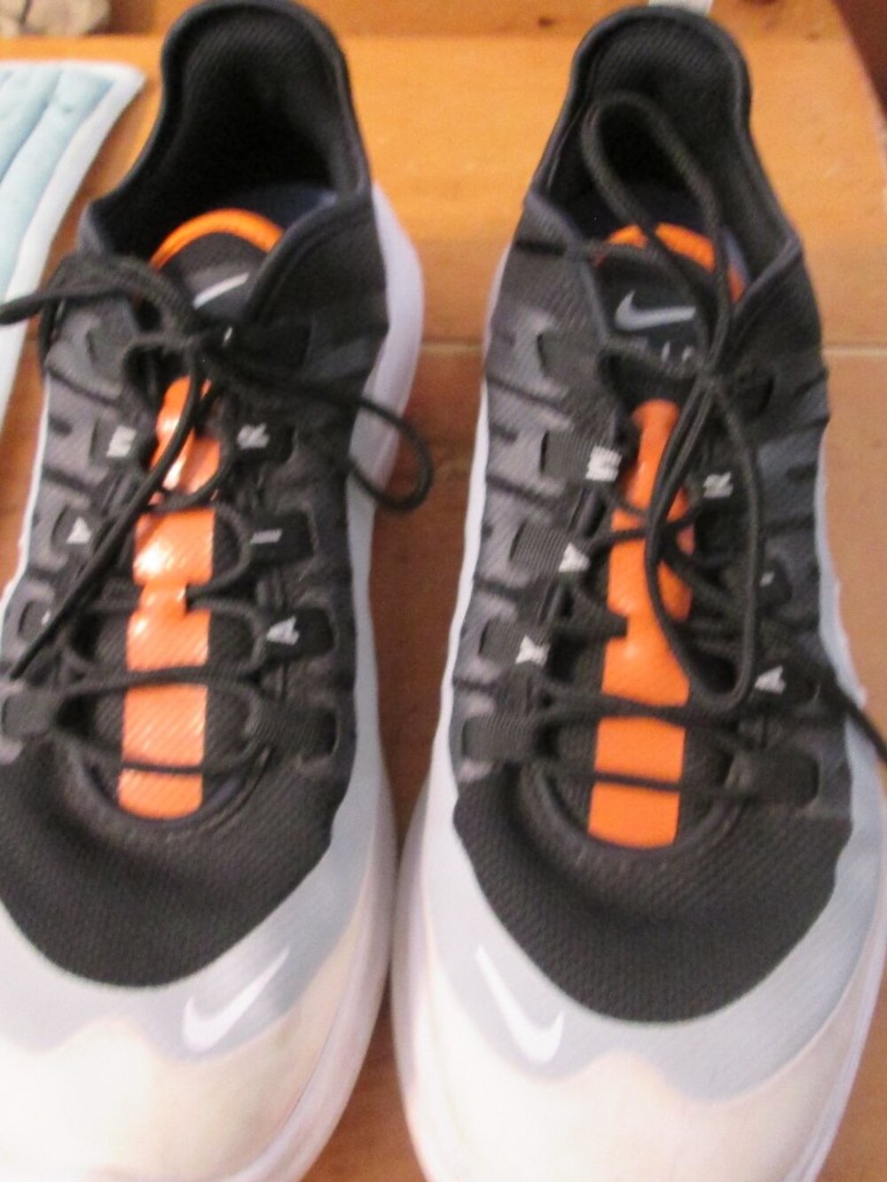 Nike Air Max orange black white low top mens 10.5 M